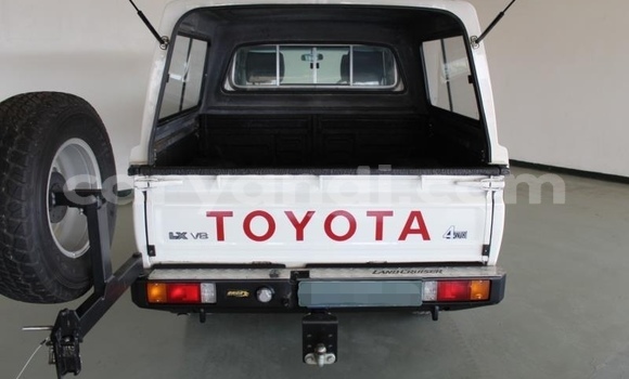 Buy Used Toyota Land Cruiser White Car in Katete in Eastern Buy Used Toyota Land Cruiser White Car in Katete in Eastern