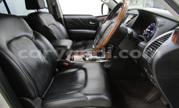 Nunua Ilio tumika Infiniti QX80 Fedha Gari ndani ya Import - Dubai nchini Zambia Nunua Ilio tumika Infiniti QX80 Fedha Gari ndani ya Import - Dubai nchini Zambia