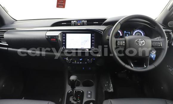 Acheter Occasion Voiture Toyota Hilux Gris à Livingstone, Zambie Acheter Occasion Voiture Toyota Hilux Gris à Livingstone, Zambie