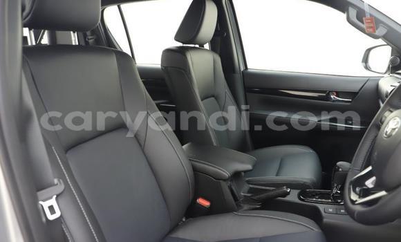 Acheter Occasion Voiture Toyota Hilux Gris à Livingstone, Zambie Acheter Occasion Voiture Toyota Hilux Gris à Livingstone, Zambie