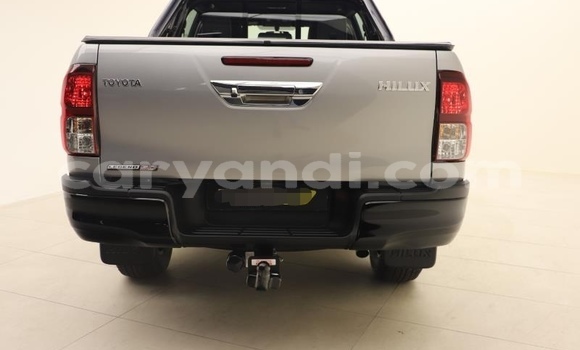 Acheter Occasion Voiture Toyota Hilux Gris à Livingstone, Zambie Acheter Occasion Voiture Toyota Hilux Gris à Livingstone, Zambie