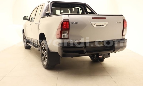 Acheter Occasion Voiture Toyota Hilux Gris à Livingstone, Zambie Acheter Occasion Voiture Toyota Hilux Gris à Livingstone, Zambie