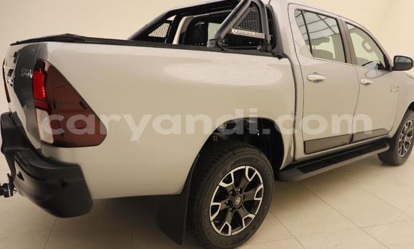 Acheter Occasion Voiture Toyota Hilux Gris à Livingstone, Zambie Acheter Occasion Voiture Toyota Hilux Gris à Livingstone, Zambie