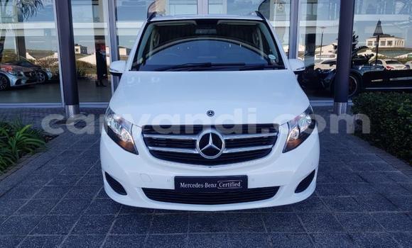 Acheter Occasion Voiture Mercedes‒Benz Viano Blanc à Chingola, Zambie Acheter Occasion Voiture Mercedes‒Benz Viano Blanc à Chingola, Zambie
