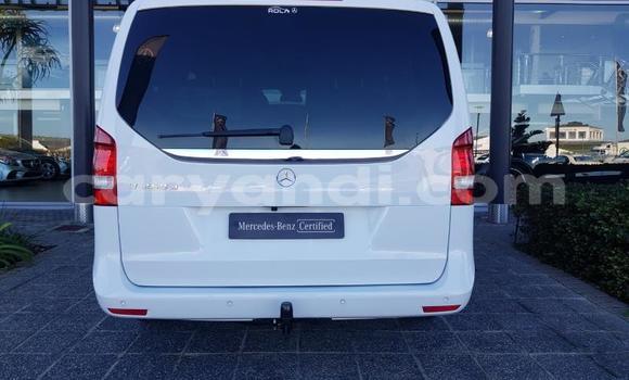 Acheter Occasion Voiture Mercedes‒Benz Viano Blanc à Chingola, Zambie Acheter Occasion Voiture Mercedes‒Benz Viano Blanc à Chingola, Zambie