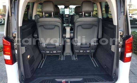 Acheter Occasion Voiture Mercedes‒Benz Viano Blanc à Chingola, Zambie Acheter Occasion Voiture Mercedes‒Benz Viano Blanc à Chingola, Zambie