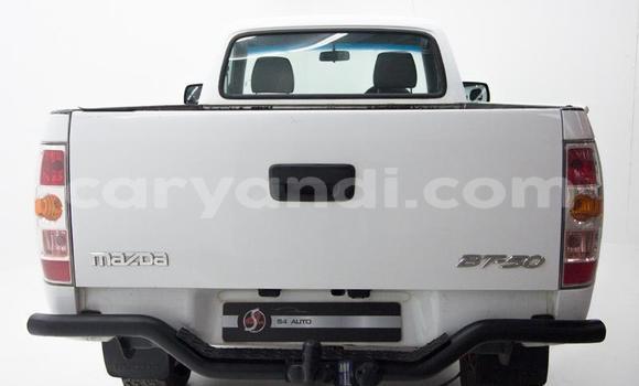 Nunua Ilio tumika Mazda BT-50 Nyeupe Gari ndani ya Lusaka nchini Zambia Nunua Ilio tumika Mazda BT-50 Nyeupe Gari ndani ya Lusaka nchini Zambia
