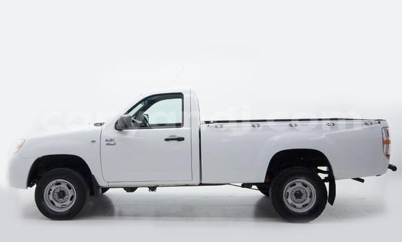 Nunua Ilio tumika Mazda BT-50 Nyeupe Gari ndani ya Lusaka nchini Zambia Nunua Ilio tumika Mazda BT-50 Nyeupe Gari ndani ya Lusaka nchini Zambia