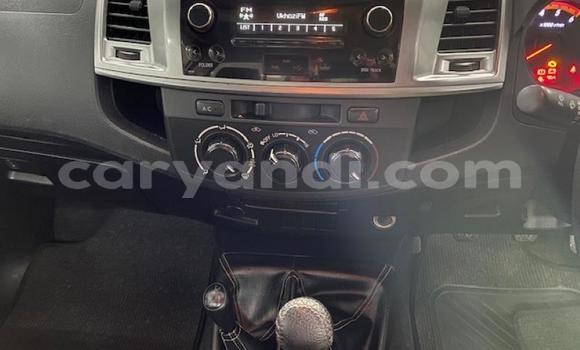 Acheter Occasion Voiture Toyota Hilux Gris à Kitwe, Zambie Acheter Occasion Voiture Toyota Hilux Gris à Kitwe, Zambie
