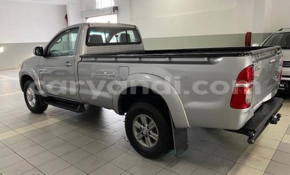 Acheter Occasion Voiture Toyota Hilux Gris à Kitwe, Zambie Acheter Occasion Voiture Toyota Hilux Gris à Kitwe, Zambie