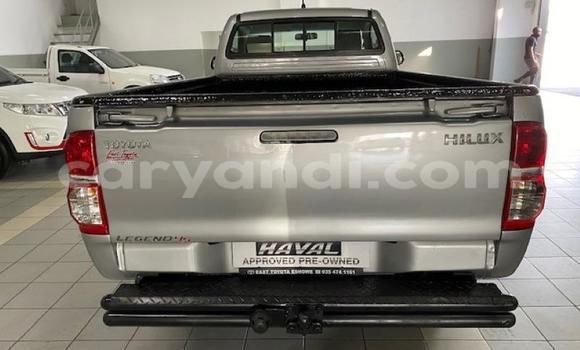Acheter Occasion Voiture Toyota Hilux Gris à Kitwe, Zambie Acheter Occasion Voiture Toyota Hilux Gris à Kitwe, Zambie