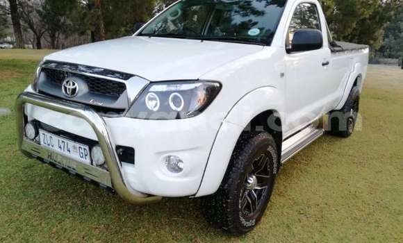 Acheter Occasion Voiture Toyota Hilux Blanc à Livingstone, Zambie Acheter Occasion Voiture Toyota Hilux Blanc à Livingstone, Zambie