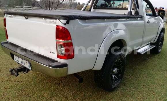 Acheter Occasion Voiture Toyota Hilux Blanc à Livingstone, Zambie Acheter Occasion Voiture Toyota Hilux Blanc à Livingstone, Zambie