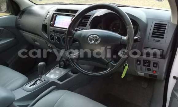 Acheter Occasion Voiture Toyota Hilux Blanc à Livingstone, Zambie Acheter Occasion Voiture Toyota Hilux Blanc à Livingstone, Zambie