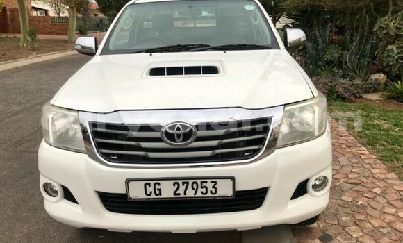 Buy Used Toyota Hilux White Car in Lusaka in Zambia
