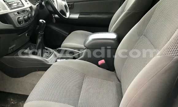 Nunua Ilio tumika Toyota Hilux Nyeupe Gari ndani ya Lusaka nchini Zambia Nunua Ilio tumika Toyota Hilux Nyeupe Gari ndani ya Lusaka nchini Zambia