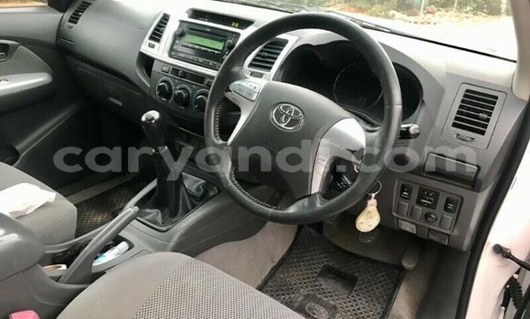 Nunua Ilio tumika Toyota Hilux Nyeupe Gari ndani ya Lusaka nchini Zambia Nunua Ilio tumika Toyota Hilux Nyeupe Gari ndani ya Lusaka nchini Zambia