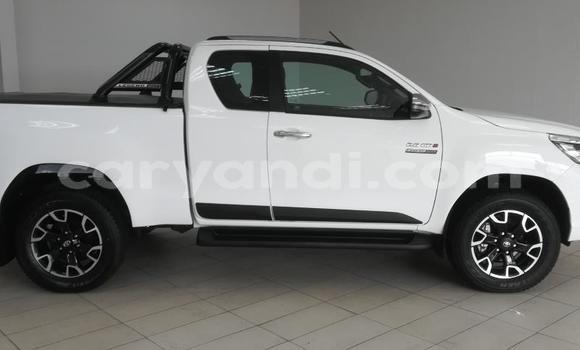 Acheter Occasion Voiture Toyota Hilux Blanc à Kitwe, Zambie Acheter Occasion Voiture Toyota Hilux Blanc à Kitwe, Zambie