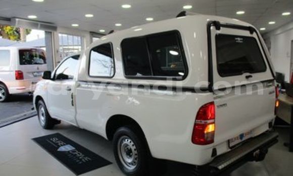Acheter Occasion Voiture Toyota Hilux Blanc à Lusaka, Zambie Acheter Occasion Voiture Toyota Hilux Blanc à Lusaka, Zambie