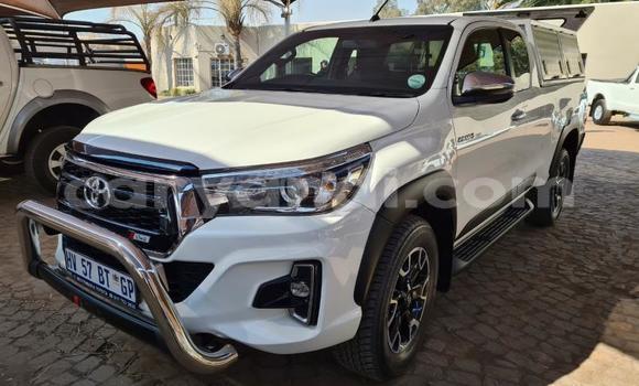 Buy Used Toyota Hilux White Car in Kitwe in Zambia Buy Used Toyota Hilux White Car in Kitwe in Zambia