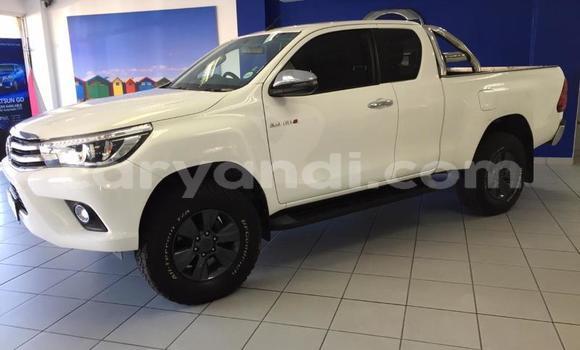 Acheter Occasion Voiture Toyota Hilux Blanc à Kitwe, Zambie