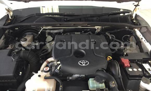 Acheter Occasion Voiture Toyota Hilux Blanc à Kitwe, Zambie Acheter Occasion Voiture Toyota Hilux Blanc à Kitwe, Zambie