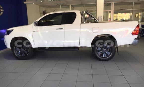 Acheter Occasion Voiture Toyota Hilux Blanc à Kitwe, Zambie Acheter Occasion Voiture Toyota Hilux Blanc à Kitwe, Zambie