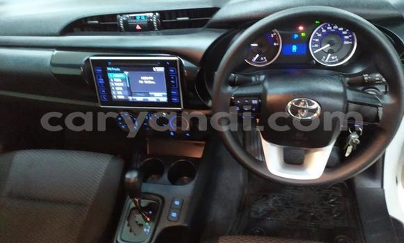Acheter Occasion Voiture Toyota Hilux Blanc à Kitwe, Zambie Acheter Occasion Voiture Toyota Hilux Blanc à Kitwe, Zambie