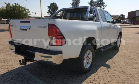 Buy Used Toyota Hilux White Car in Kitwe in Zambia Buy Used Toyota Hilux White Car in Kitwe in Zambia