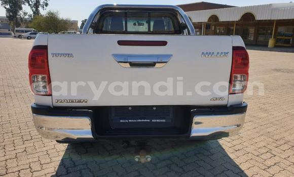 Buy Used Toyota Hilux White Car in Kitwe in Zambia Buy Used Toyota Hilux White Car in Kitwe in Zambia
