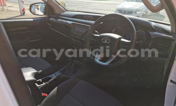 Nunua Ilio tumika Toyota Hilux Nyekundu Gari ndani ya Ndola nchini Zambia Nunua Ilio tumika Toyota Hilux Nyekundu Gari ndani ya Ndola nchini Zambia