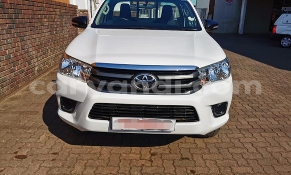 Nunua Ilio tumika Toyota Hilux Nyekundu Gari ndani ya Ndola nchini Zambia Nunua Ilio tumika Toyota Hilux Nyekundu Gari ndani ya Ndola nchini Zambia