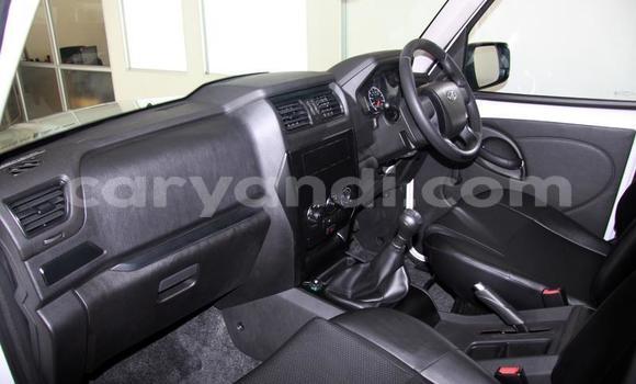 Acheter Occasion Voiture Mahindra Scorpio Blanc à Livingstone, Zambie Acheter Occasion Voiture Mahindra Scorpio Blanc à Livingstone, Zambie