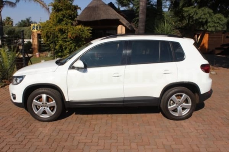 Big with watermark 2016 volkswagen tiguan 2