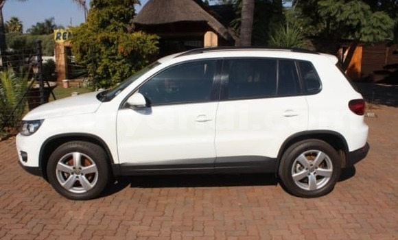 Buy Used Volkswagen Touareg White Car in Lusaka in Zambia Buy Used Volkswagen Touareg White Car in Lusaka in Zambia