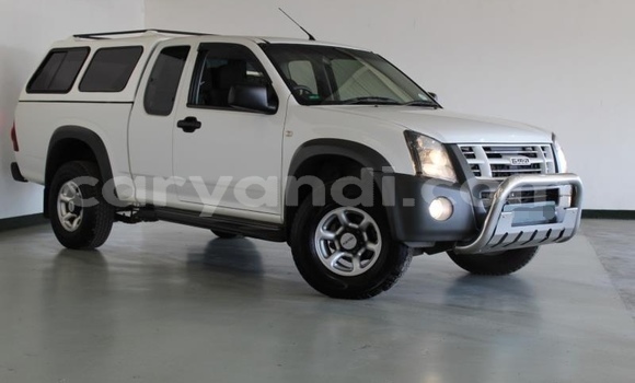 Acheter Occasion Voiture Isuzu KB Blanc à Kitwe, Zambie