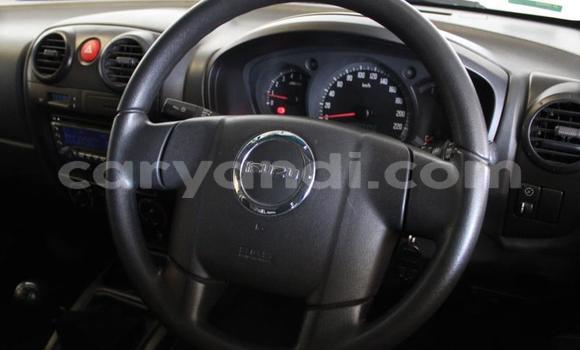 Acheter Occasion Voiture Isuzu KB Blanc à Kitwe, Zambie Acheter Occasion Voiture Isuzu KB Blanc à Kitwe, Zambie