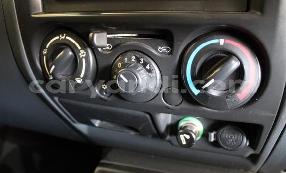 Acheter Occasion Voiture Isuzu KB Blanc à Kitwe, Zambie Acheter Occasion Voiture Isuzu KB Blanc à Kitwe, Zambie