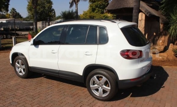 Buy Used Volkswagen Touareg White Car in Lusaka in Zambia Buy Used Volkswagen Touareg White Car in Lusaka in Zambia