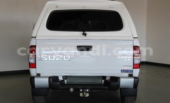 Acheter Occasion Voiture Isuzu KB Blanc à Kitwe, Zambie Acheter Occasion Voiture Isuzu KB Blanc à Kitwe, Zambie