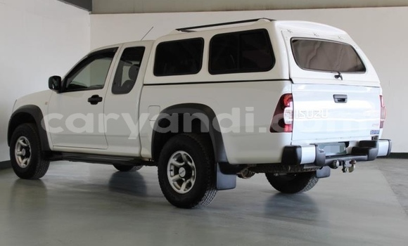 Acheter Occasion Voiture Isuzu KB Blanc à Kitwe, Zambie Acheter Occasion Voiture Isuzu KB Blanc à Kitwe, Zambie