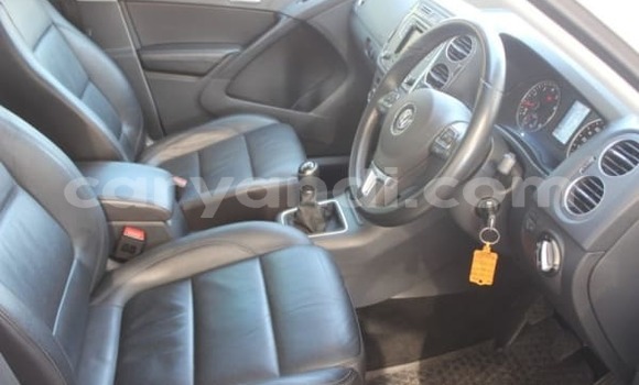 Buy Used Volkswagen Touareg White Car in Lusaka in Zambia Buy Used Volkswagen Touareg White Car in Lusaka in Zambia