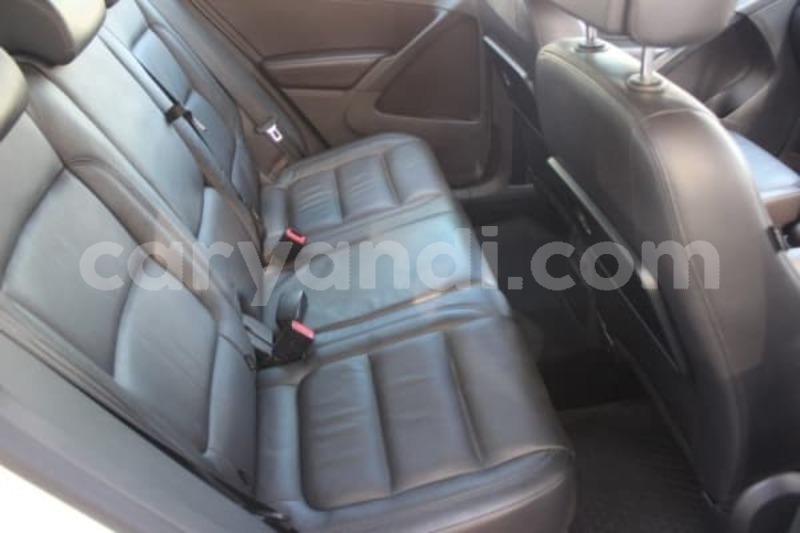 Big with watermark 2016 volkswagen tiguan 7