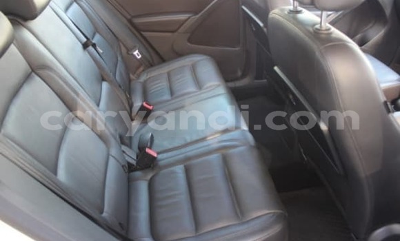 Buy Used Volkswagen Touareg White Car in Lusaka in Zambia Buy Used Volkswagen Touareg White Car in Lusaka in Zambia