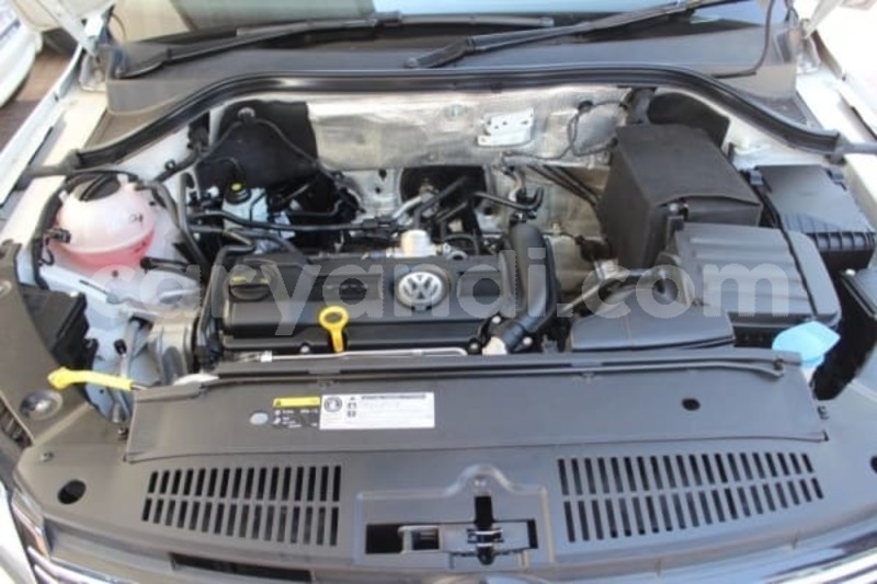 Big with watermark 2016 volkswagen tiguan 9