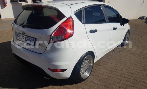 Acheter Occasion Voiture Ford Fiesta Blanc à Chipata, Zambie Acheter Occasion Voiture Ford Fiesta Blanc à Chipata, Zambie
