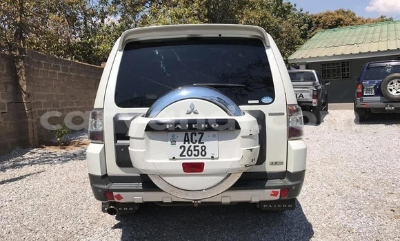 Acheter Occasion Voiture Mitsubishi Pajero Blanc à Lusaka, Zambie Acheter Occasion Voiture Mitsubishi Pajero Blanc à Lusaka, Zambie