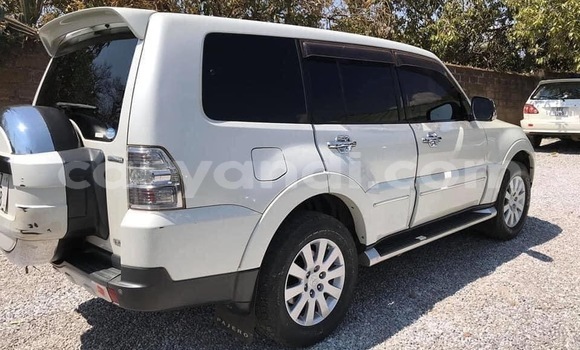 Acheter Occasion Voiture Mitsubishi Pajero Blanc à Lusaka, Zambie Acheter Occasion Voiture Mitsubishi Pajero Blanc à Lusaka, Zambie