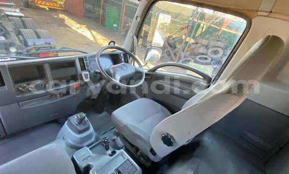 Acheter Occasion Utilitaire Mitsubishi Fuso Blanc à Chingola, Zambie Acheter Occasion Utilitaire Mitsubishi Fuso Blanc à Chingola, Zambie