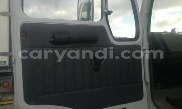 Acheter Occasion Utilitaire Mercedes–Benz 1213 Blanc à Chingola, Zambie Acheter Occasion Utilitaire Mercedes–Benz 1213 Blanc à Chingola, Zambie